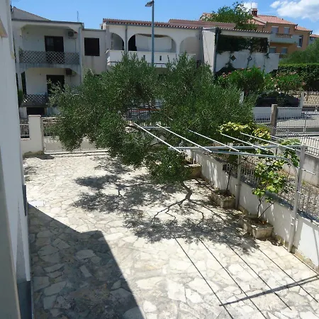 Tina Apartamento Trogir