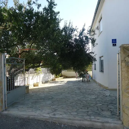 Apartman Tina *